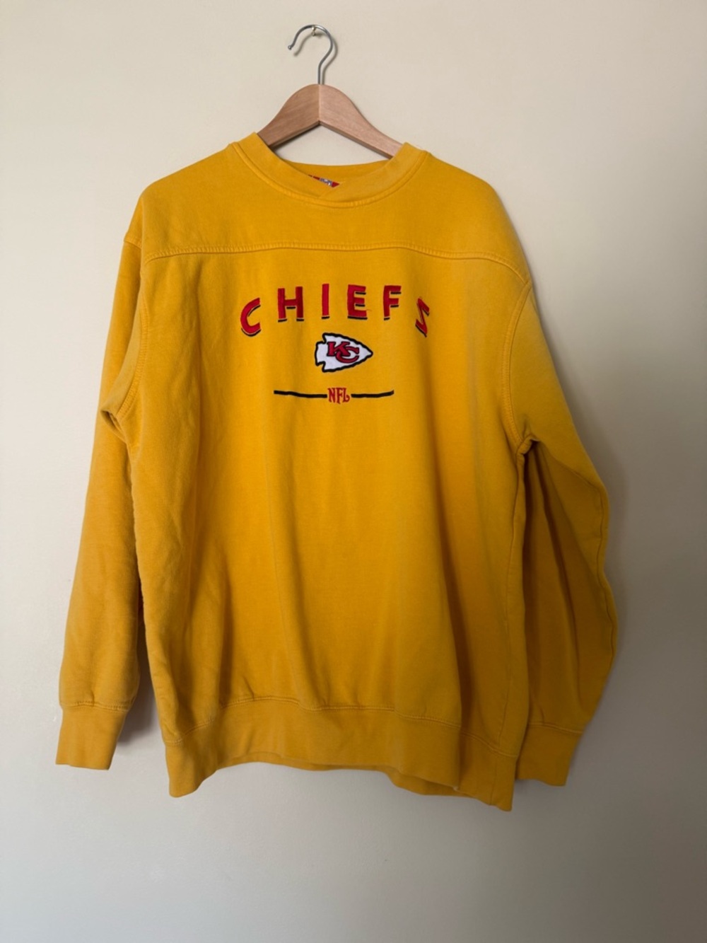 Vintage NFL Kansas City Chiefs Embroidered Crewneck Sweatshirt yellow Sz Large